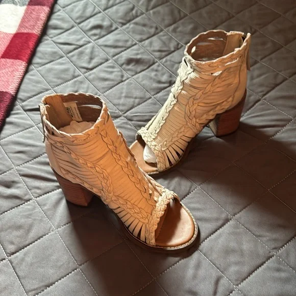 Dingo Jeezy open toe bootie - Picture 6 of 7